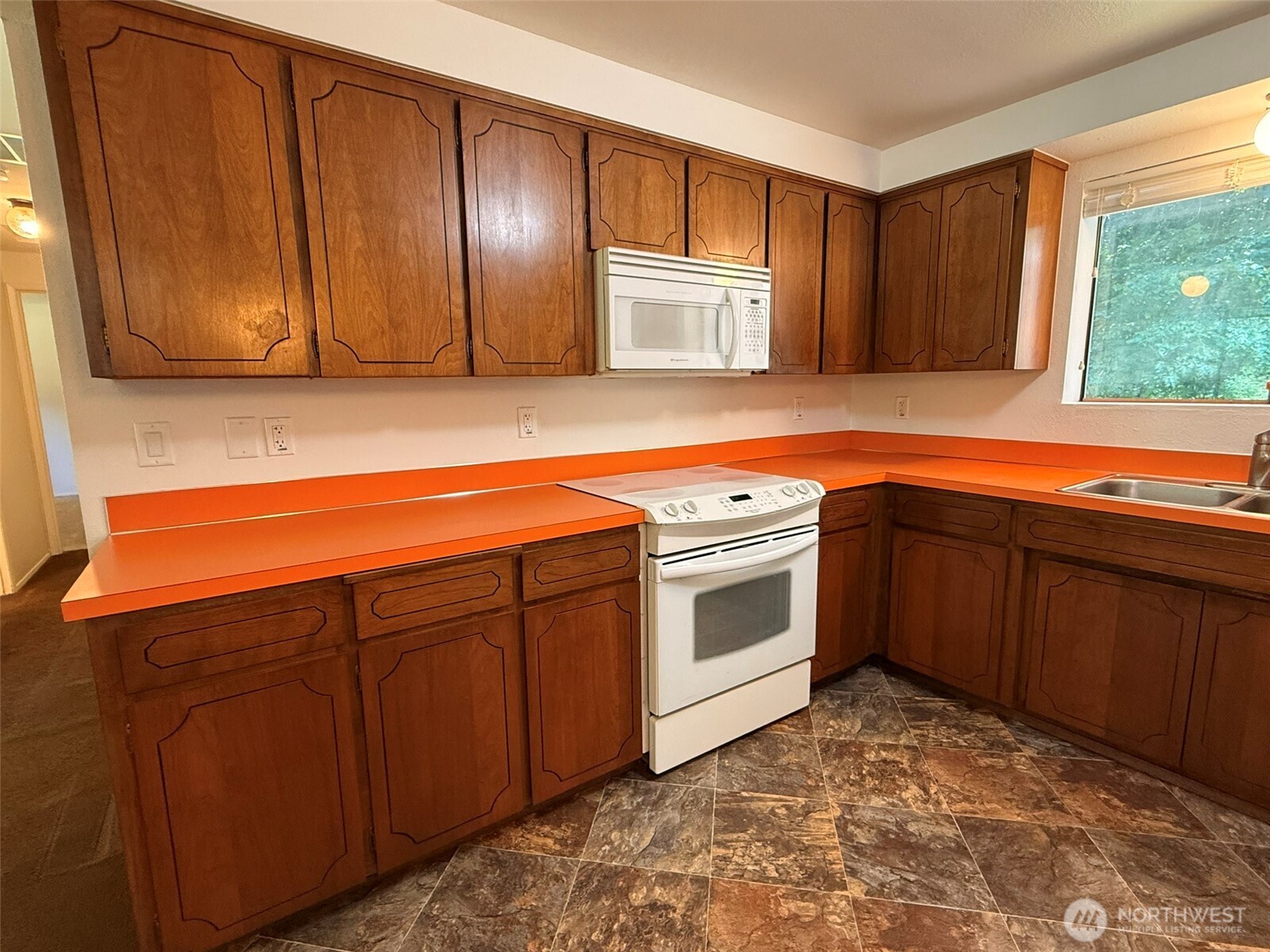 13921 217th Avenue Property Photo 8