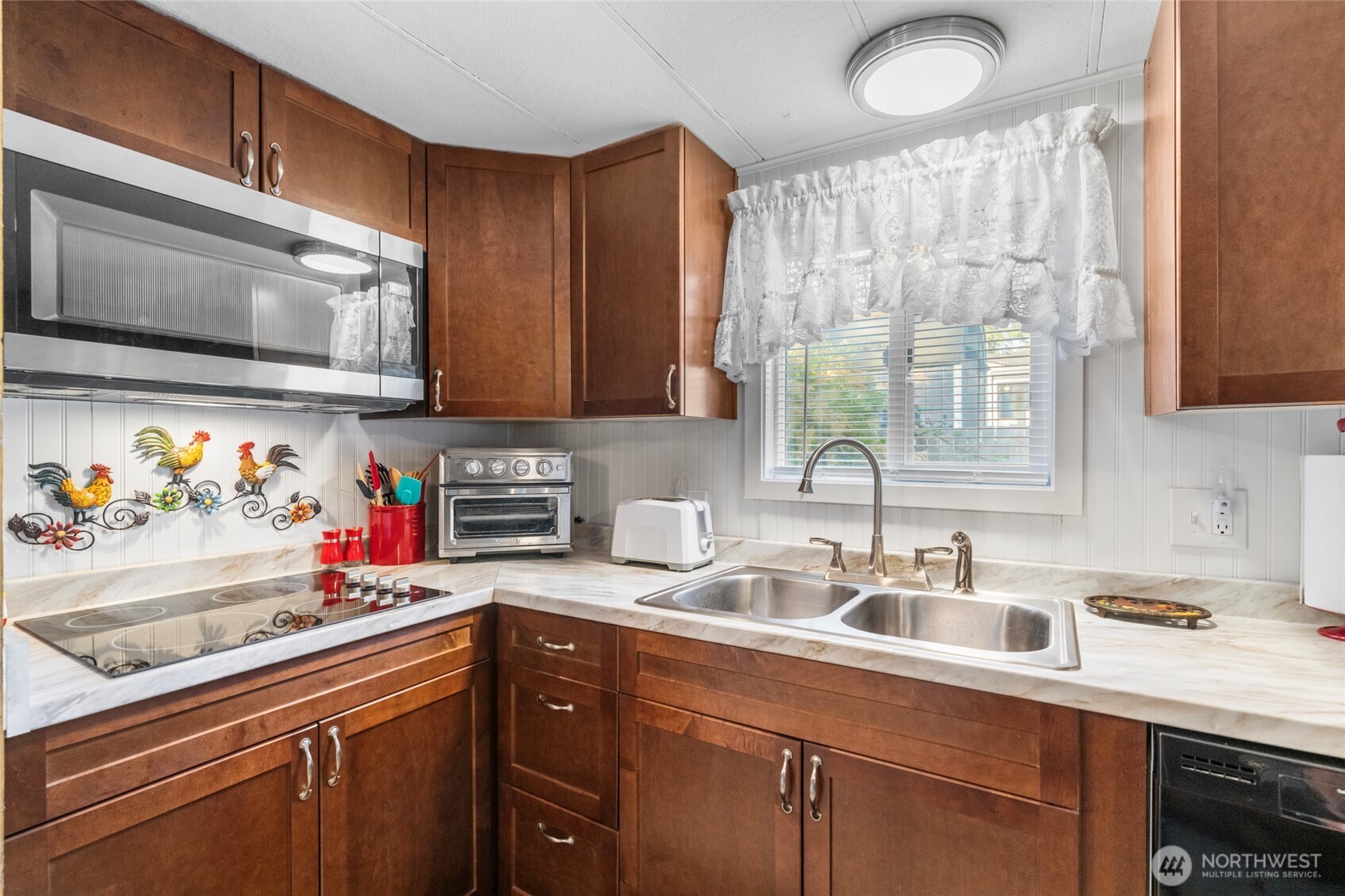 590 Ocean View Drive Property Photo 14