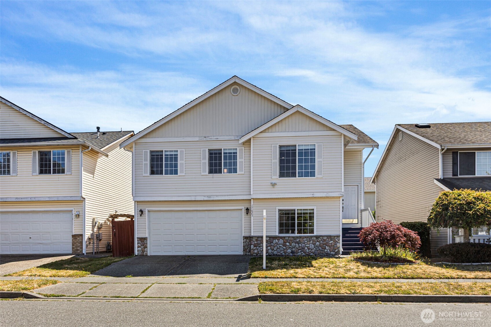 17625 12th Place Property Photo 1