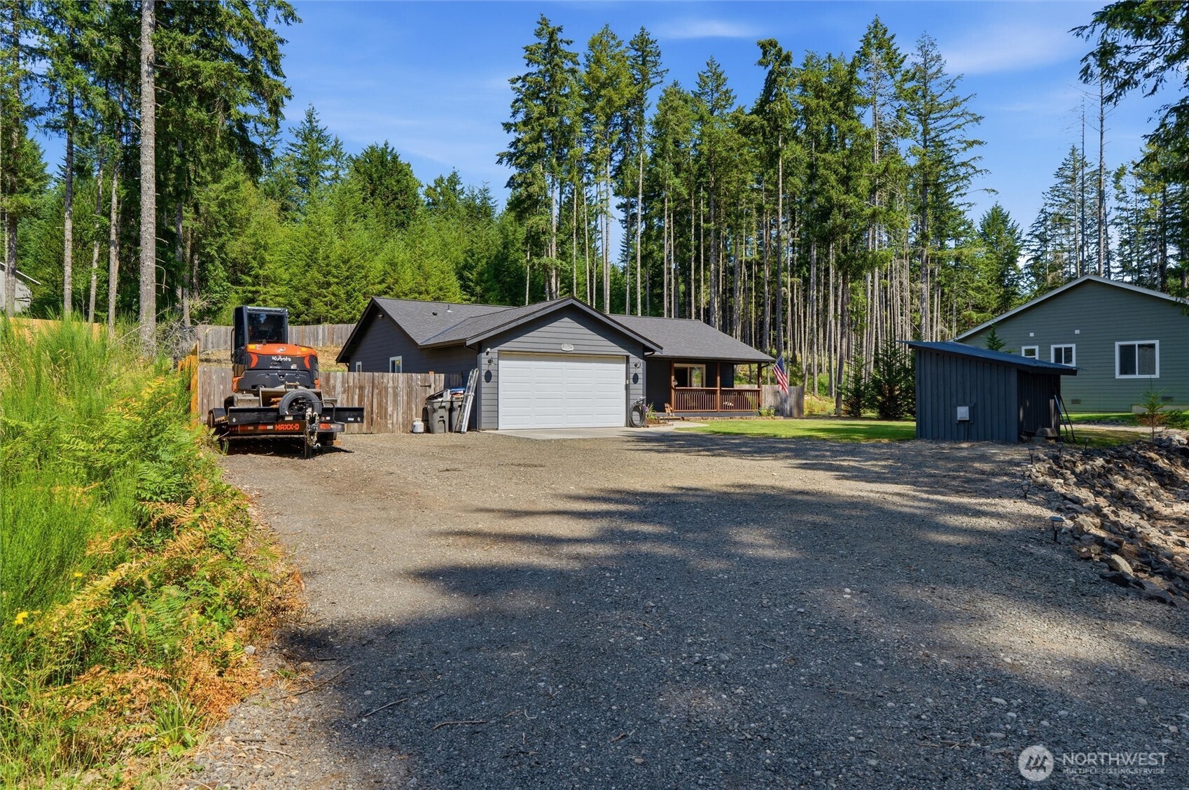 12847 Bear Lake Drive Property Photo 4
