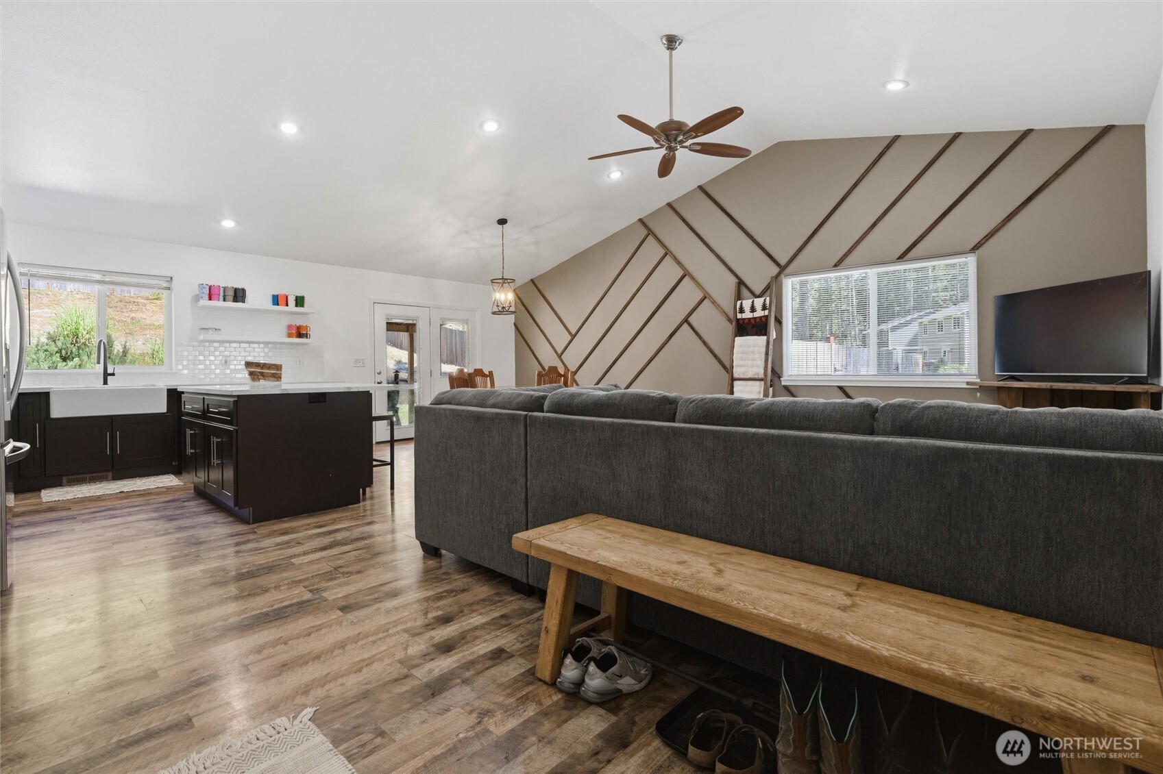 12847 Bear Lake Drive Property Photo 6