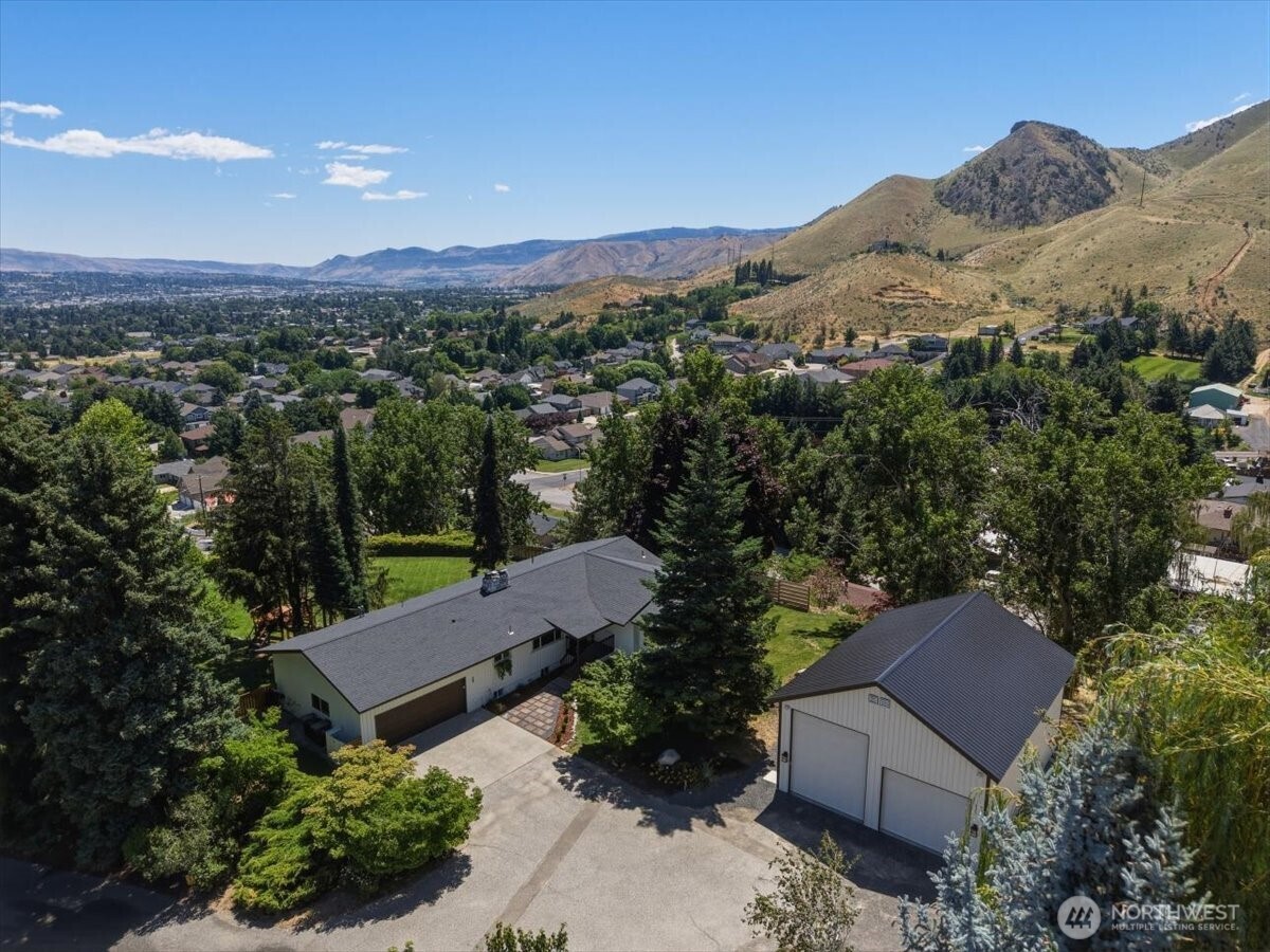 504 Day Road Property Photo 1