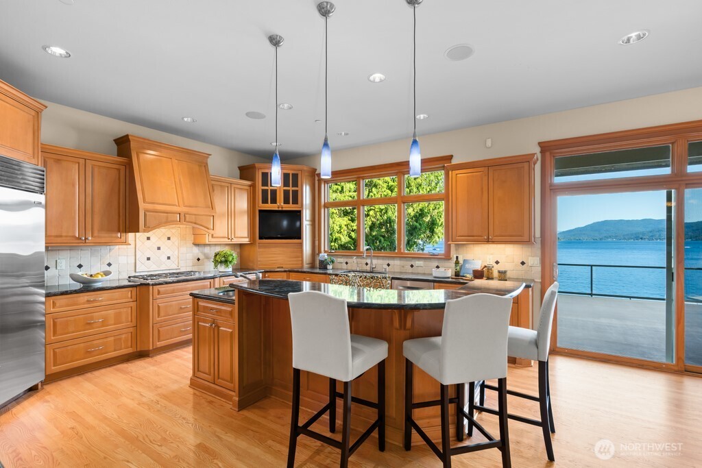 454 W Lake Sammamish Parkway Property Photo 5