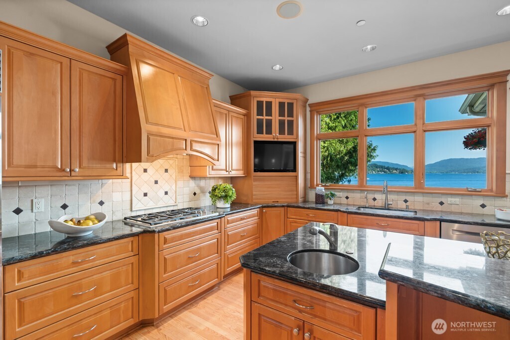 454 W Lake Sammamish Parkway Property Photo 6