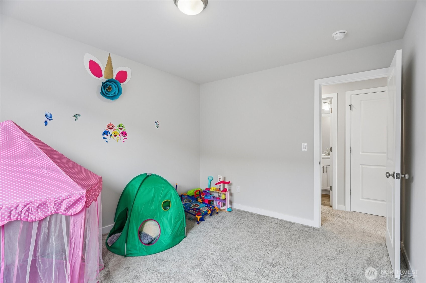 8543 52nd Place Property Photo 19