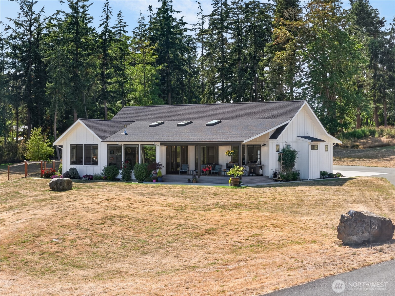 2115 Chinook Ridge Lane Property Photo 2