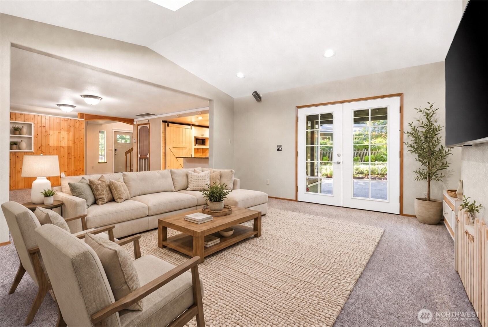 6808 Old Forest Lane Property Photo 4