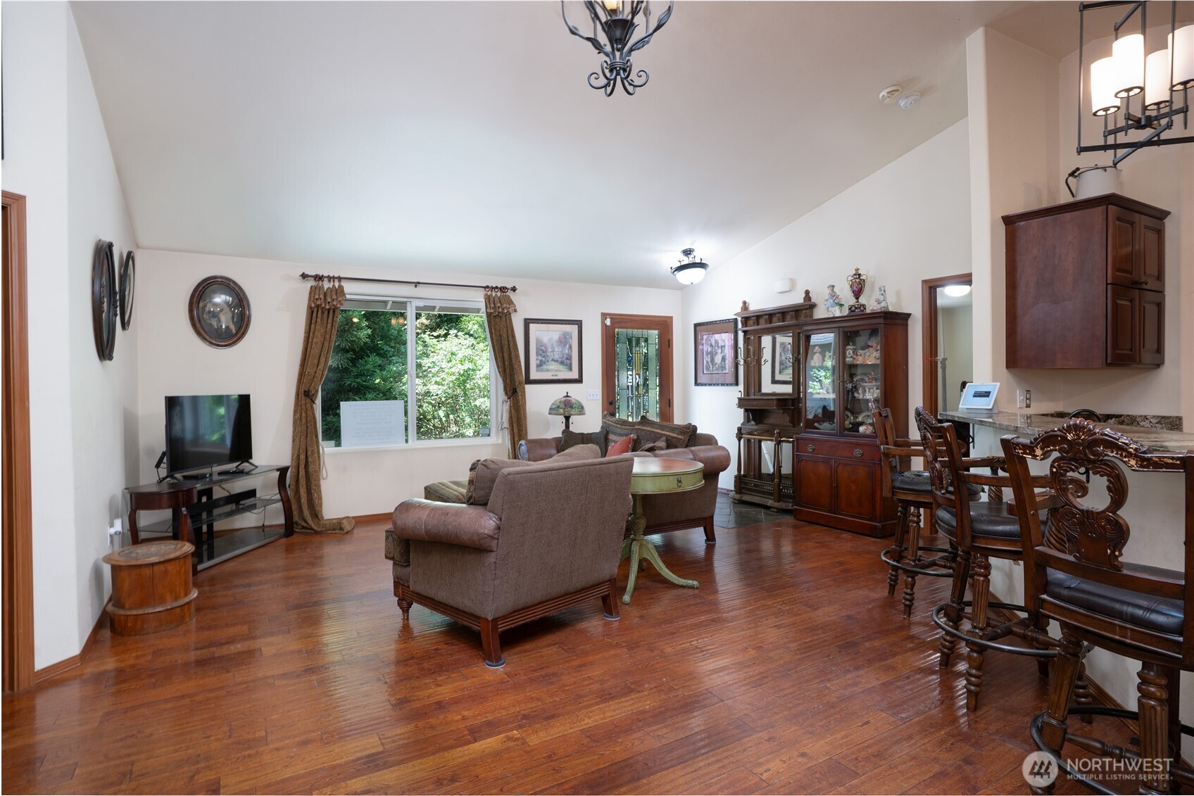 6517 12th Street Property Photo 4