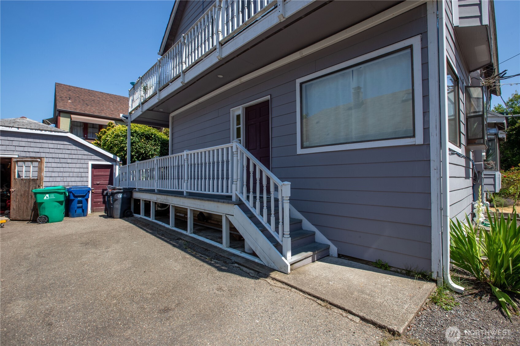 2019 Capitol Way Property Photo 5