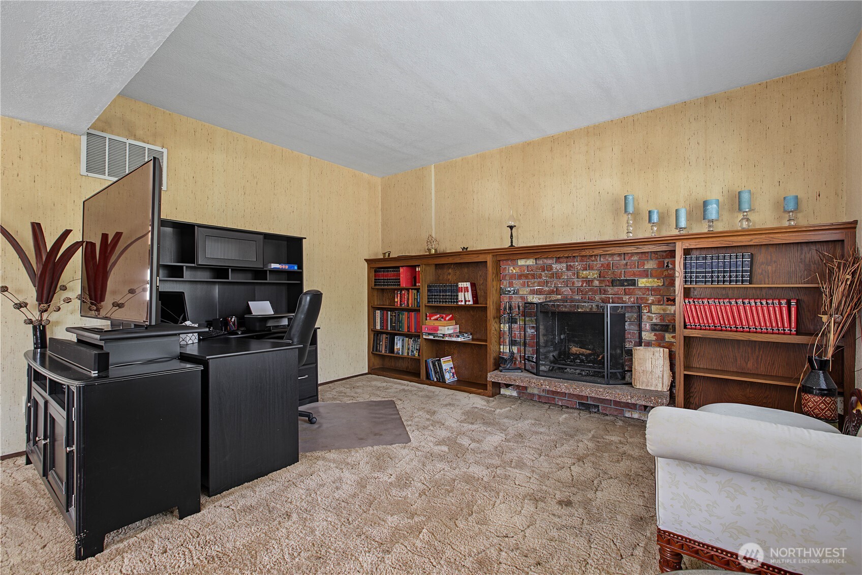 2019 Capitol Way Property Photo 9