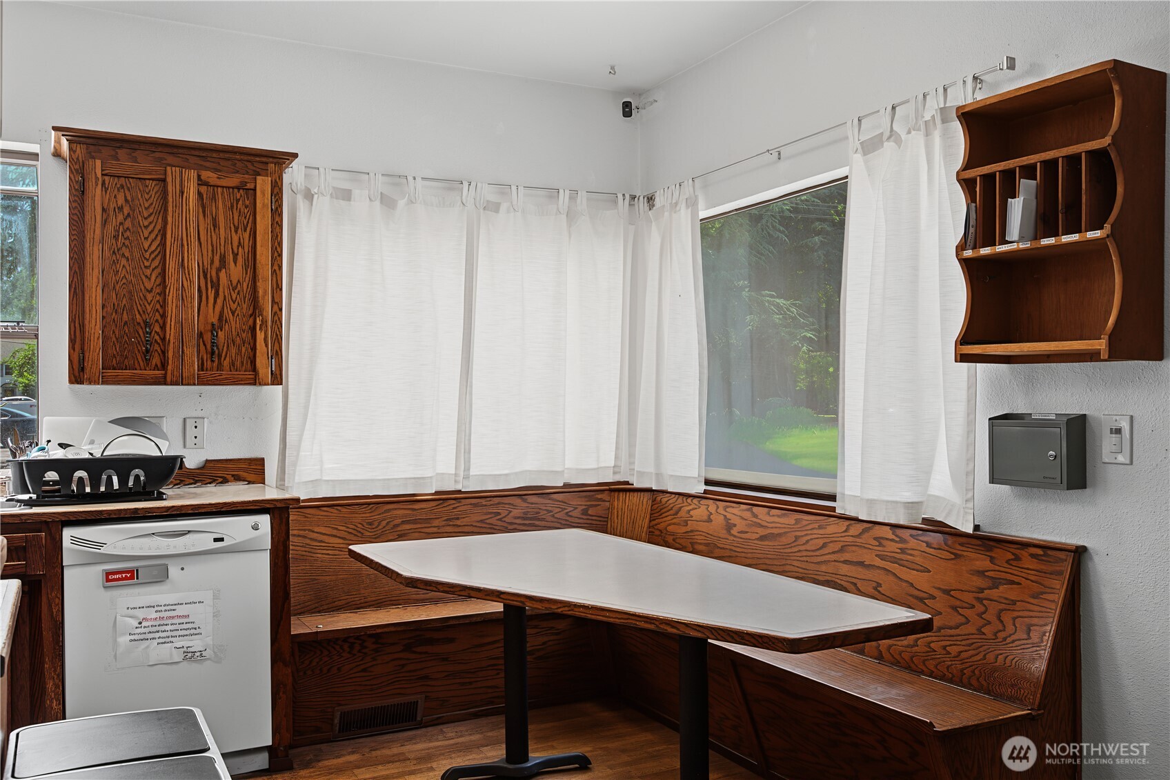 2019 Capitol Way Property Photo 12