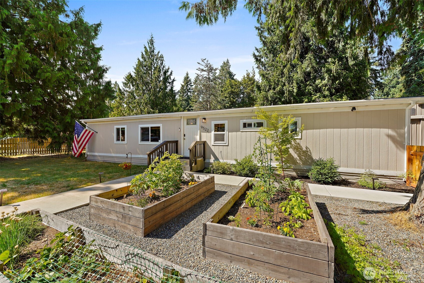 9522 203rd Avenue Property Photo 3
