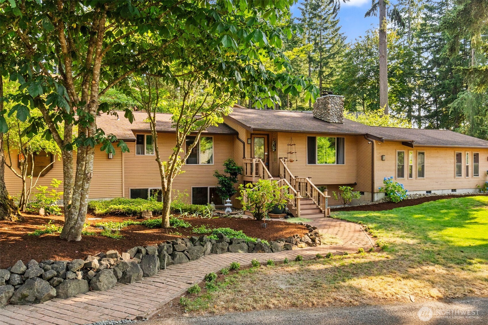6912 43rd Loop Property Photo 1
