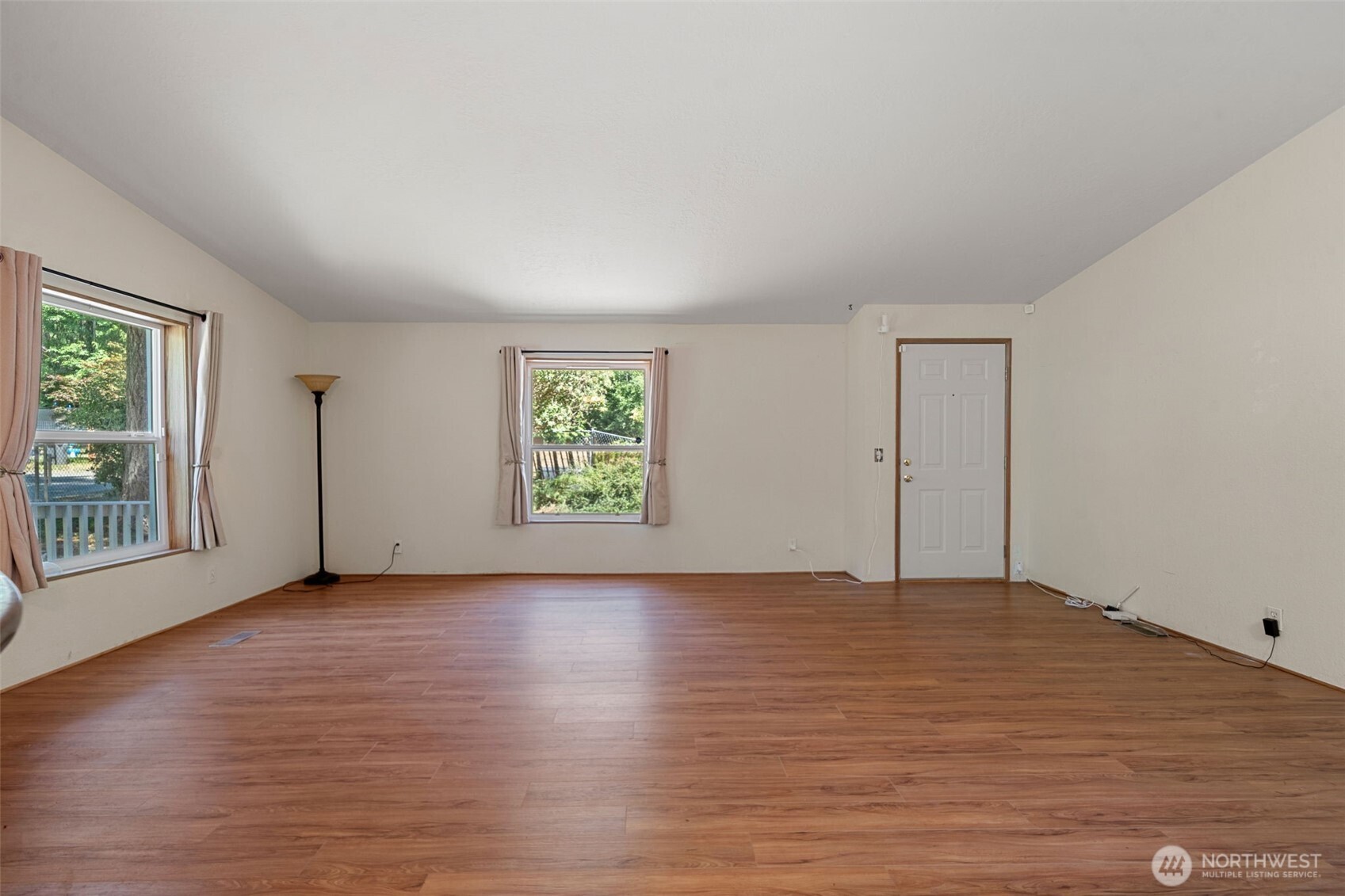 3434 N Mission Rd W Property Photo 6