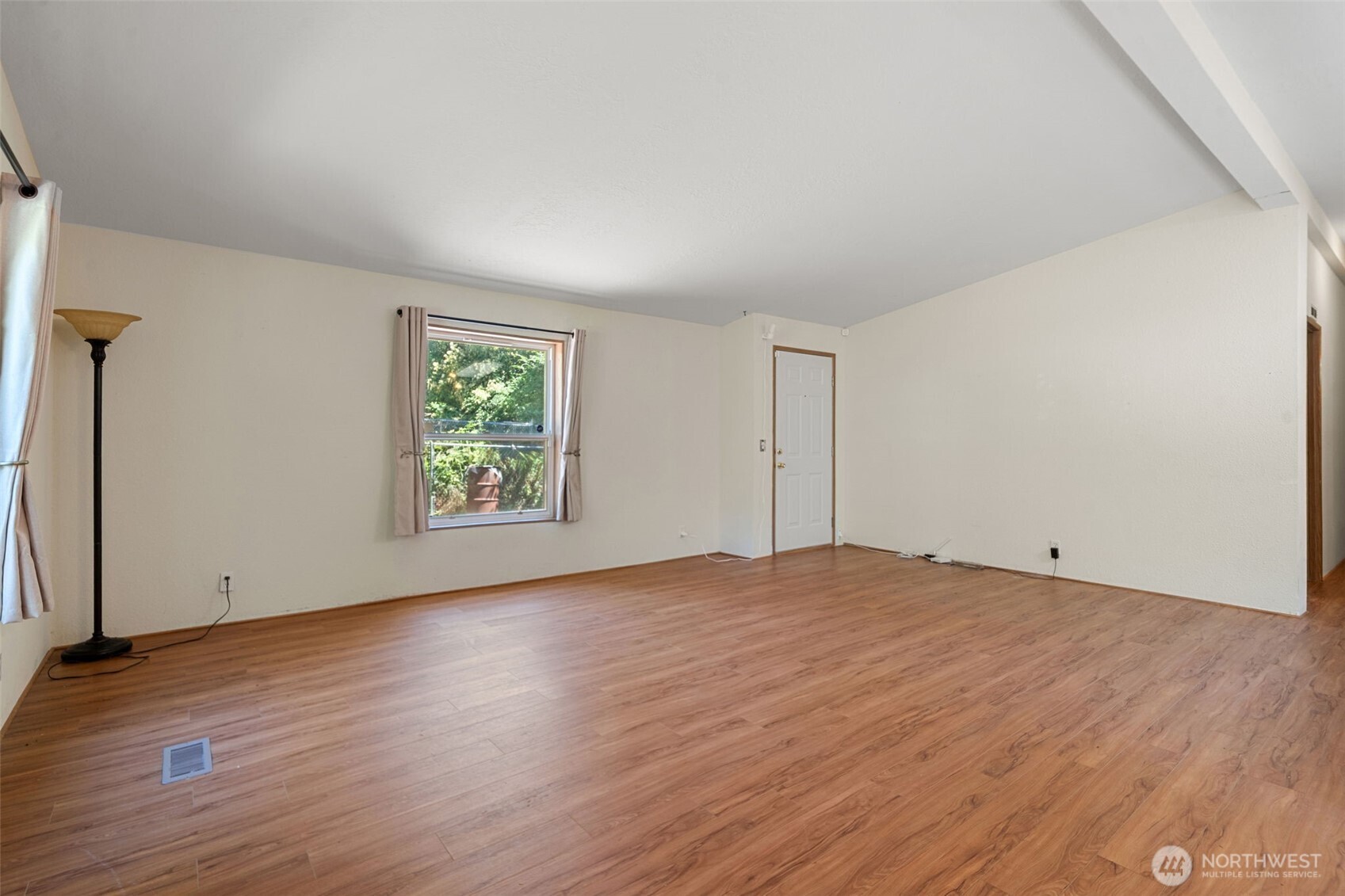 3434 N Mission Rd W Property Photo 7