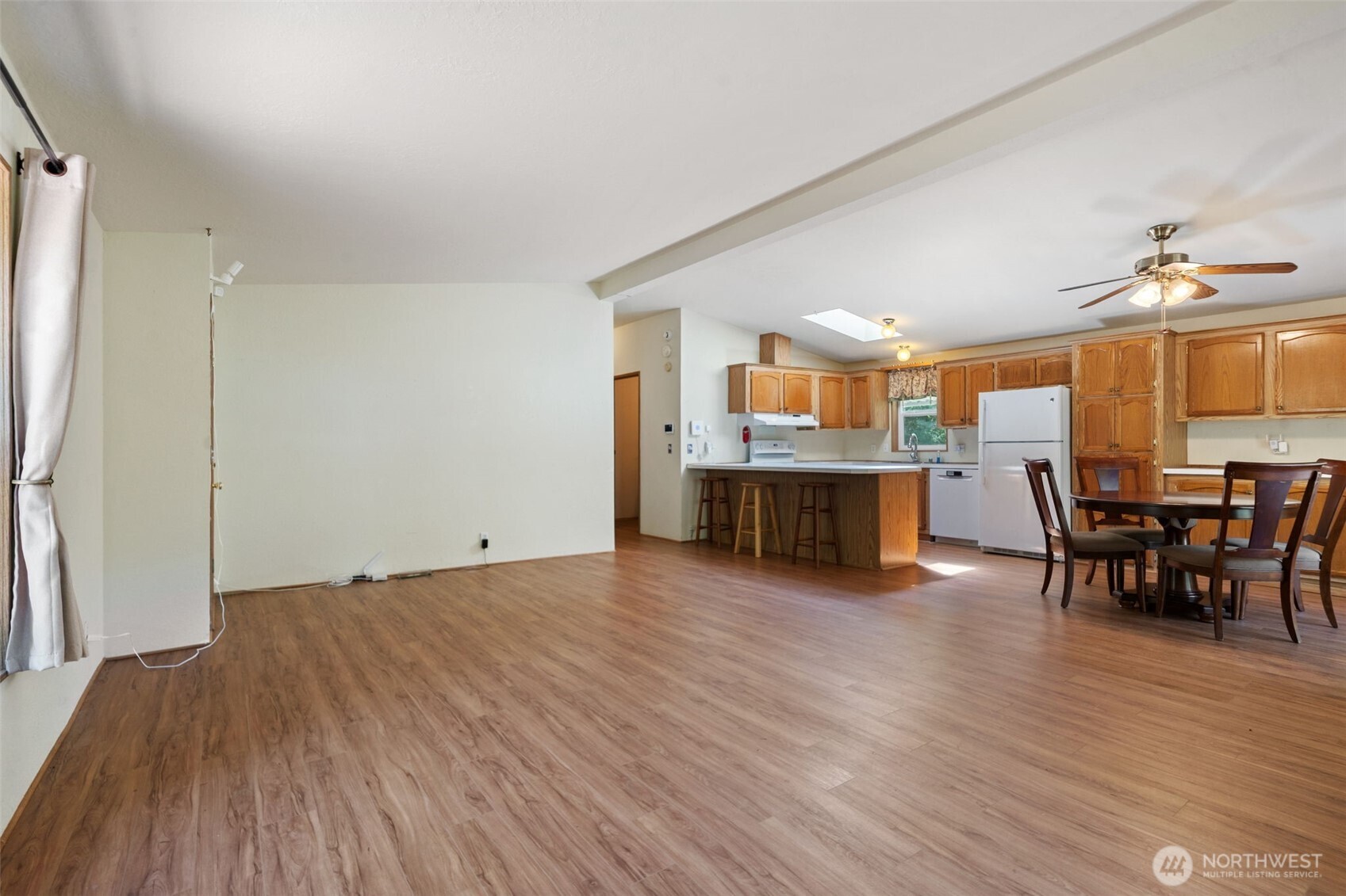 3434 N Mission Rd W Property Photo 9