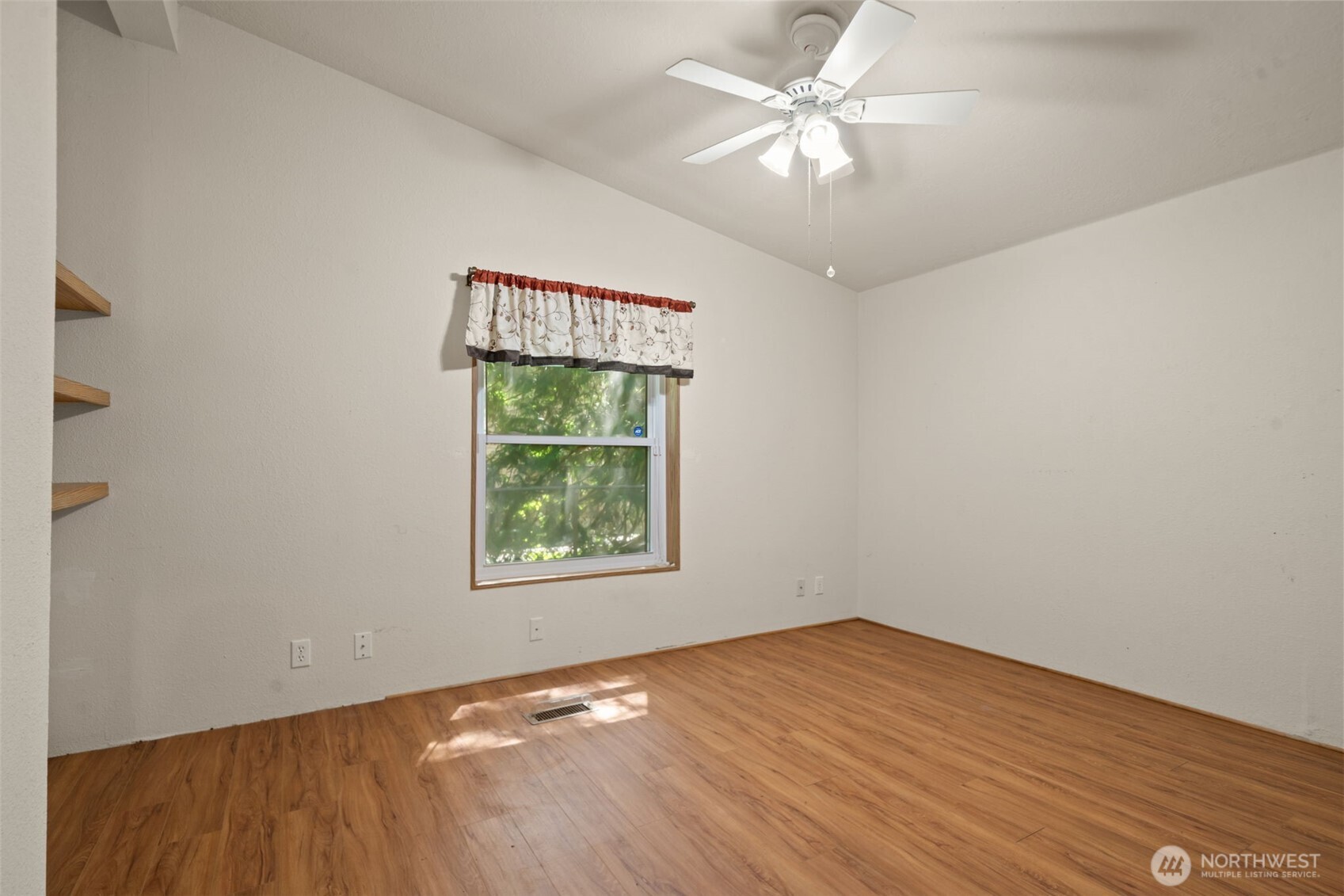 3434 N Mission Rd W Property Photo 25