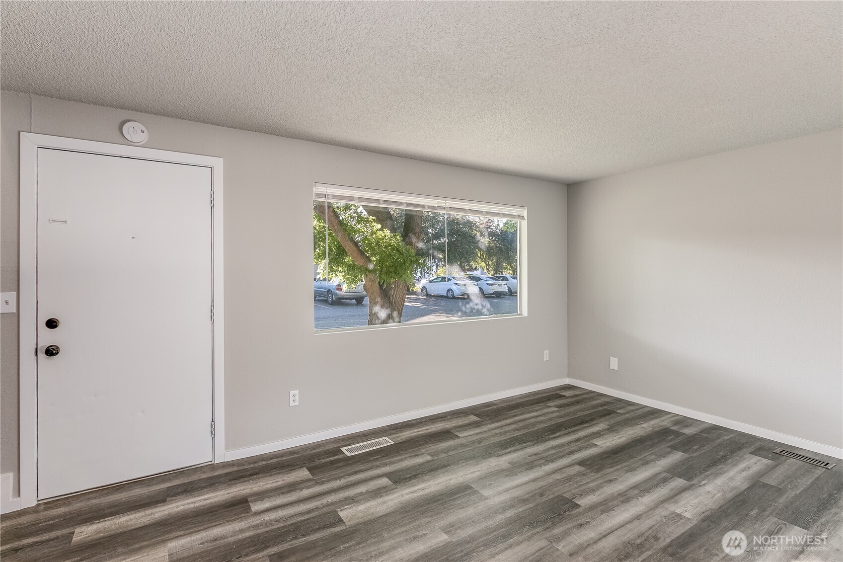 6721 W Kennewick Ave Property Photo 5