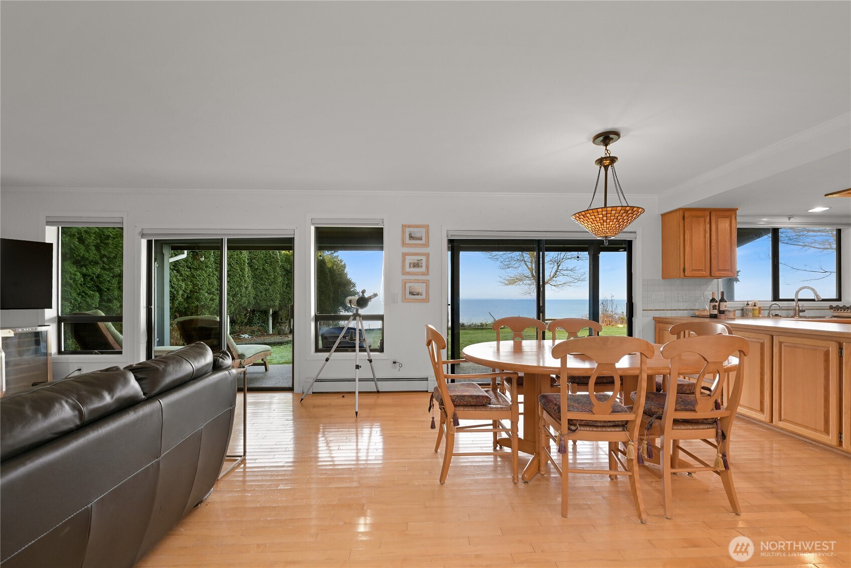 8539 Semiahmoo Drive Property Photo 8