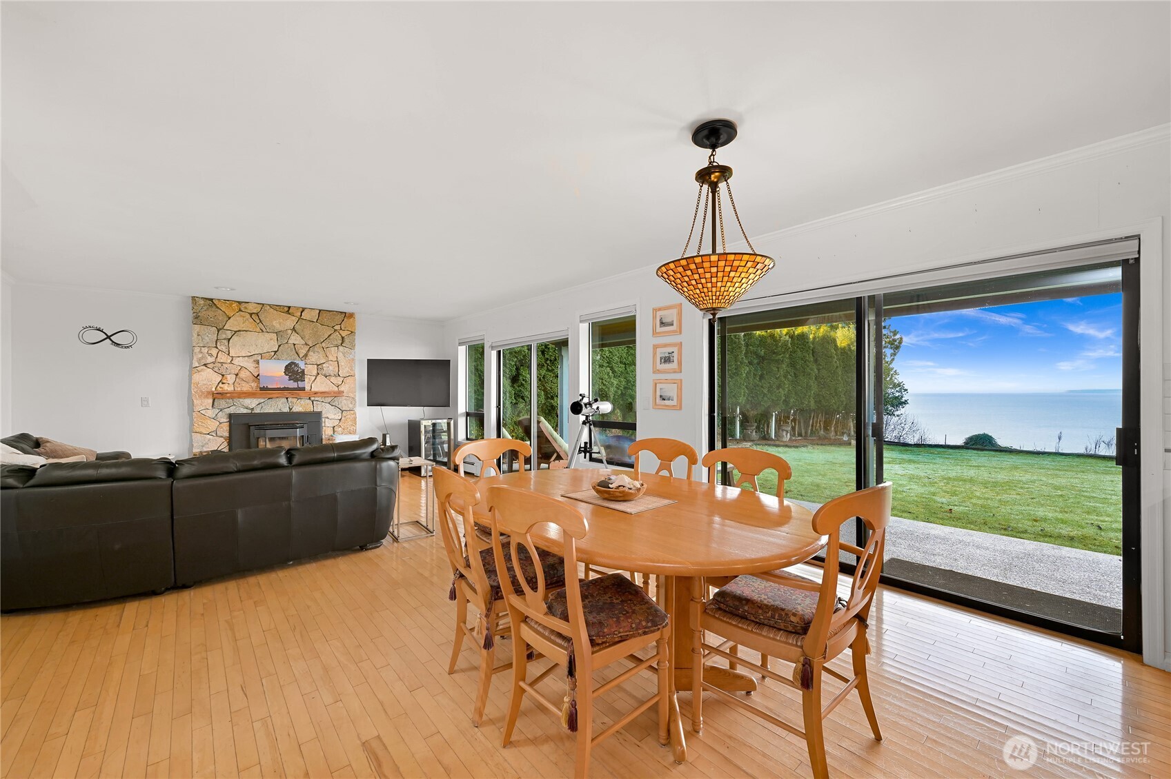 8539 Semiahmoo Drive Property Photo 11