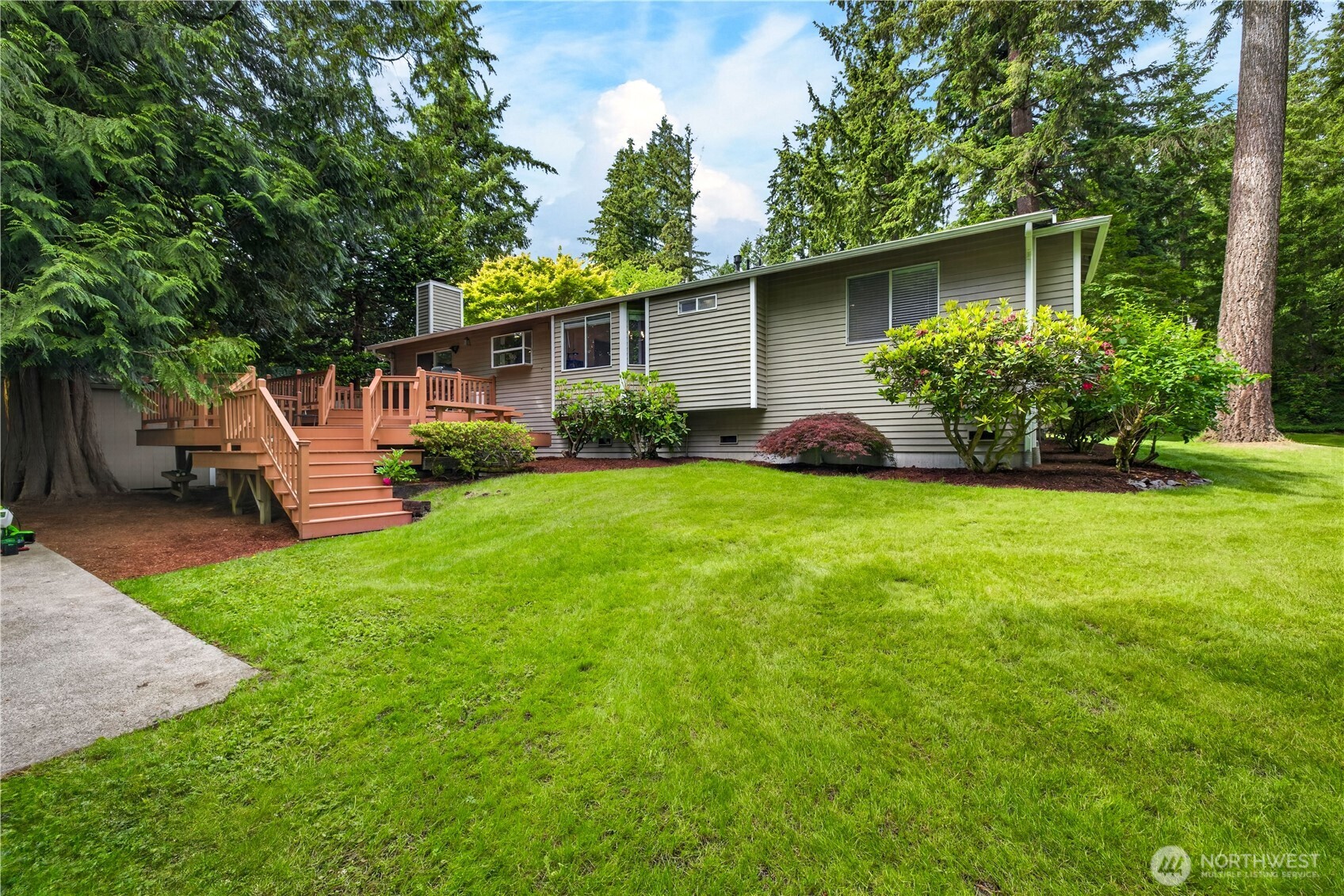 21313 NE 10th Place Property Photo 1