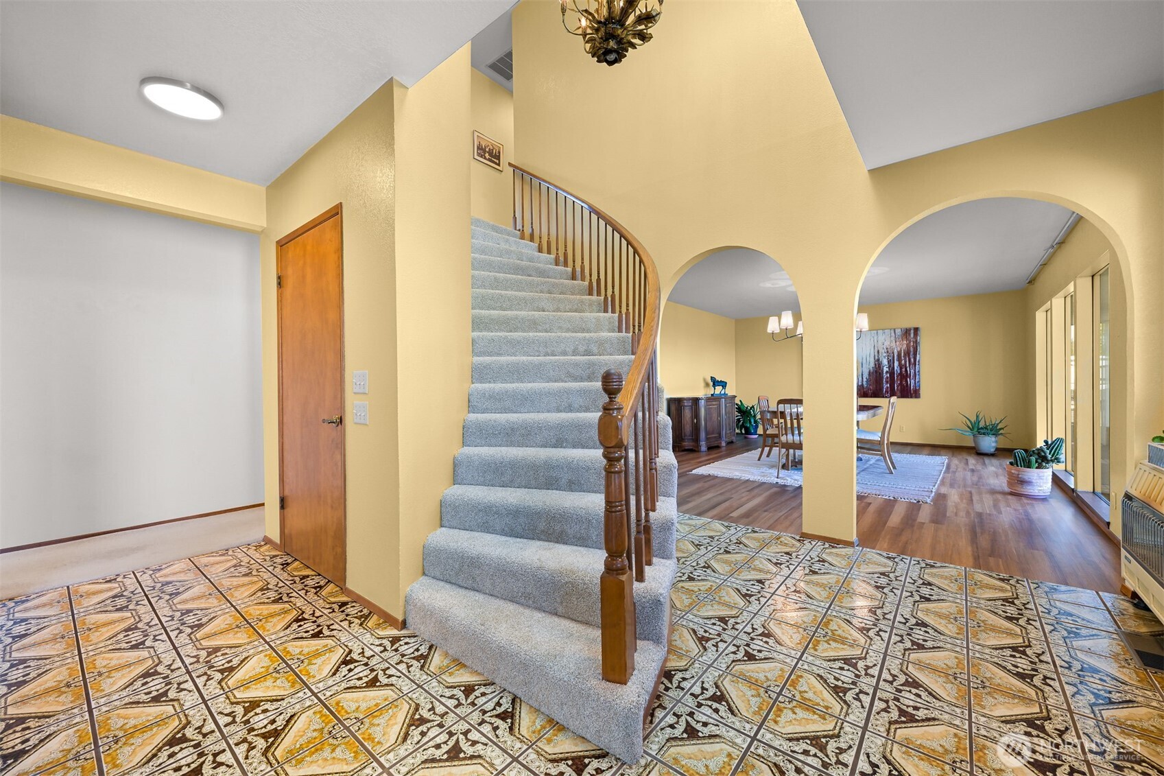 2752 Douglas Road Property Photo 9