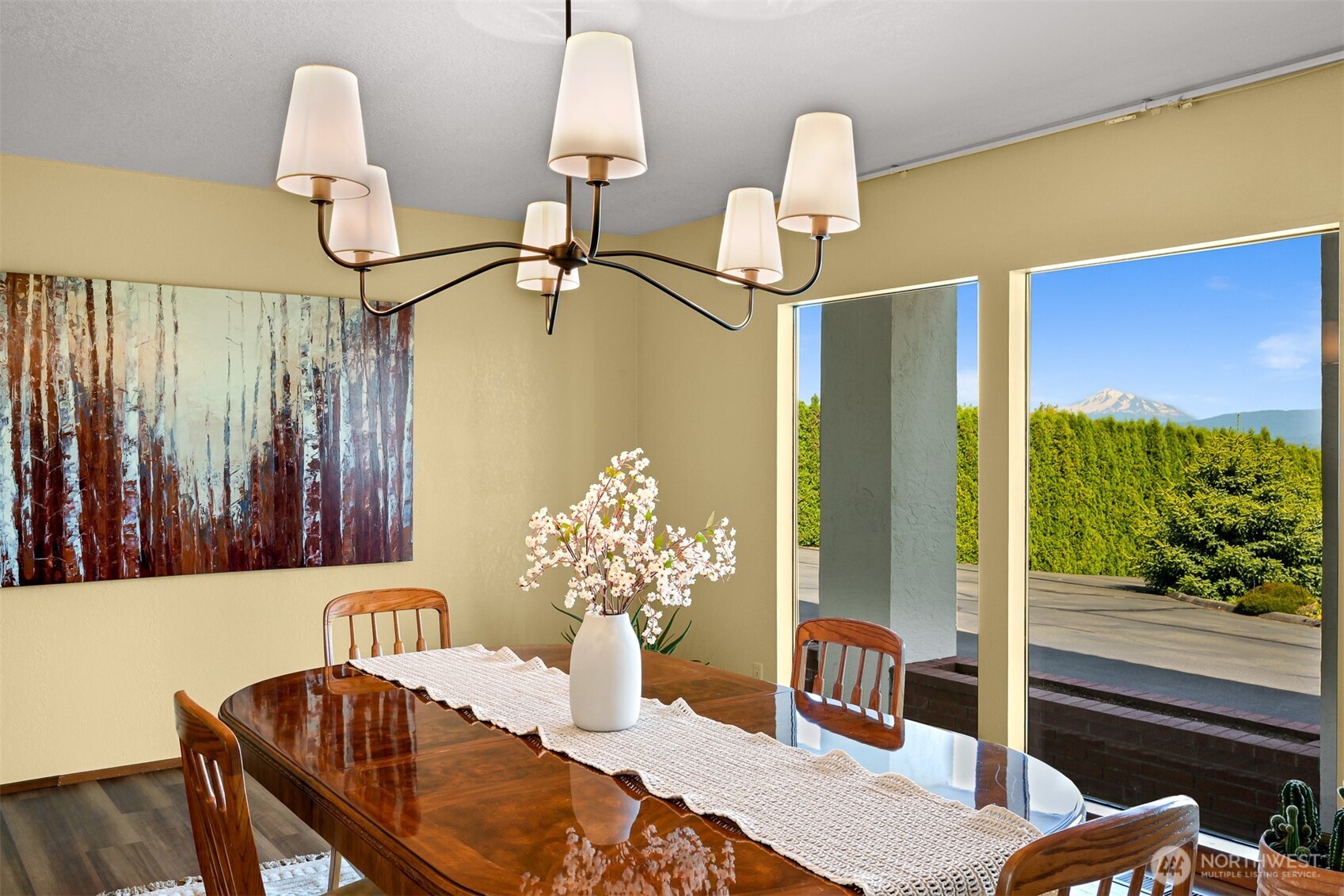 2752 Douglas Road Property Photo 14
