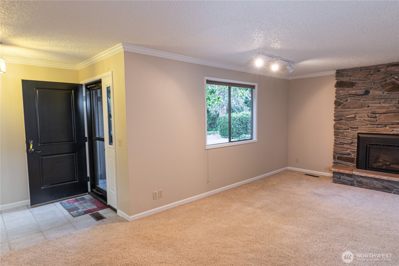 1831 Rustic Place Property Photo 8