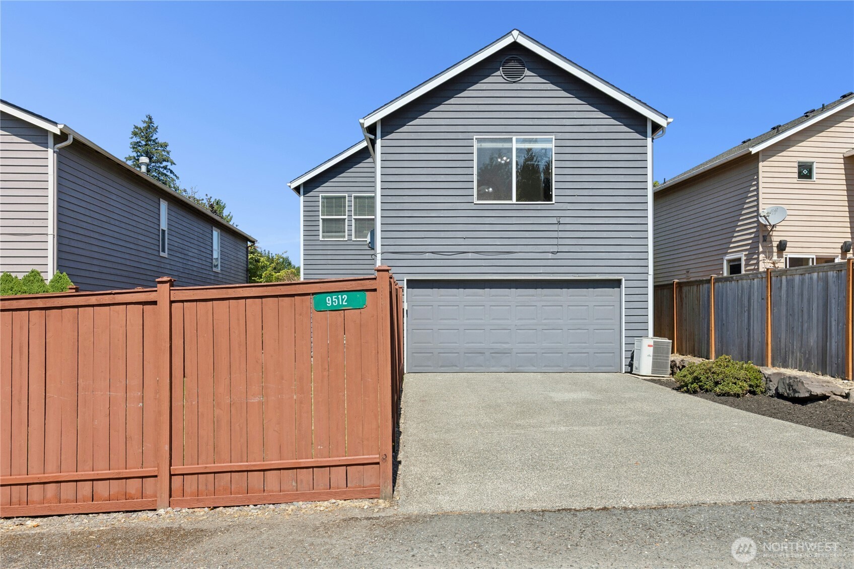 9512 226th Place Property Photo 2