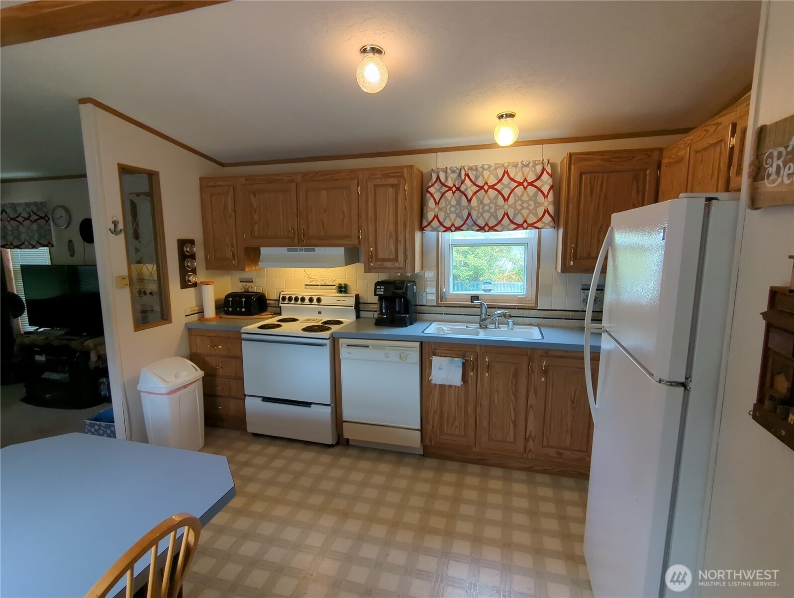 822 State Route 101 Property Photo 6