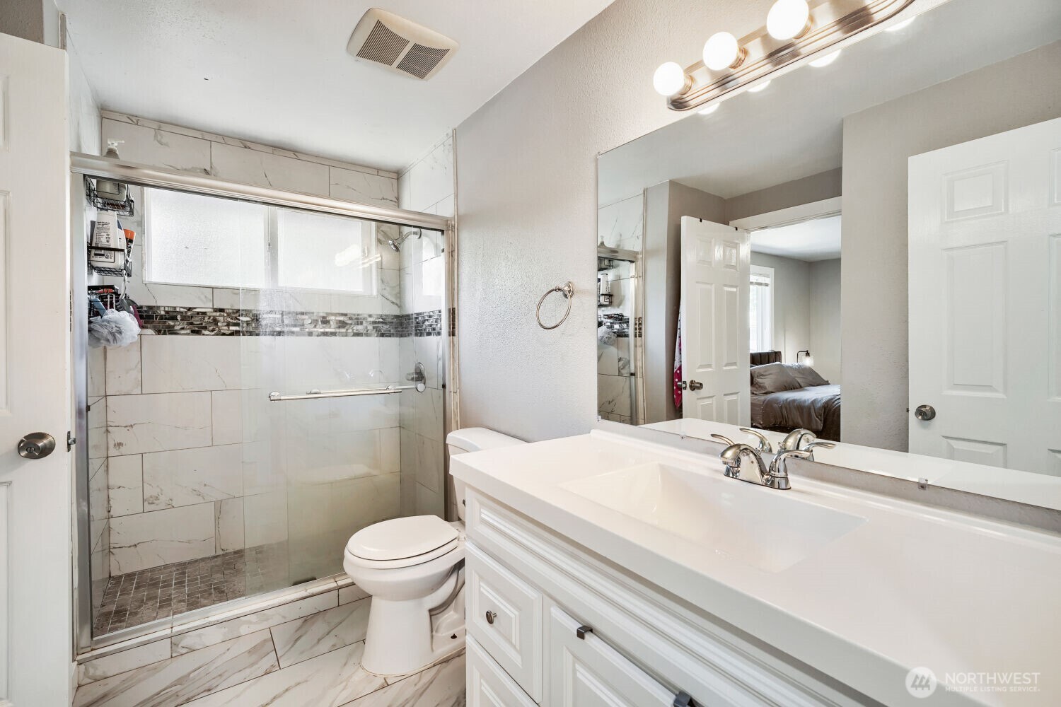 18608 Se 265th Street Property Photo 8