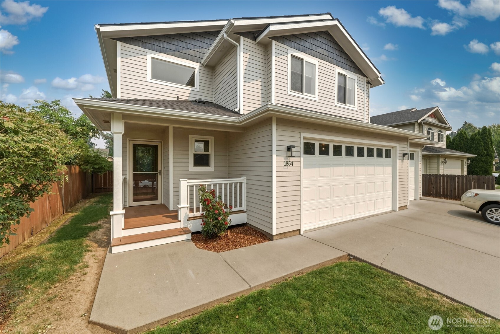 1854 Woodmere Loop Property Photo 4