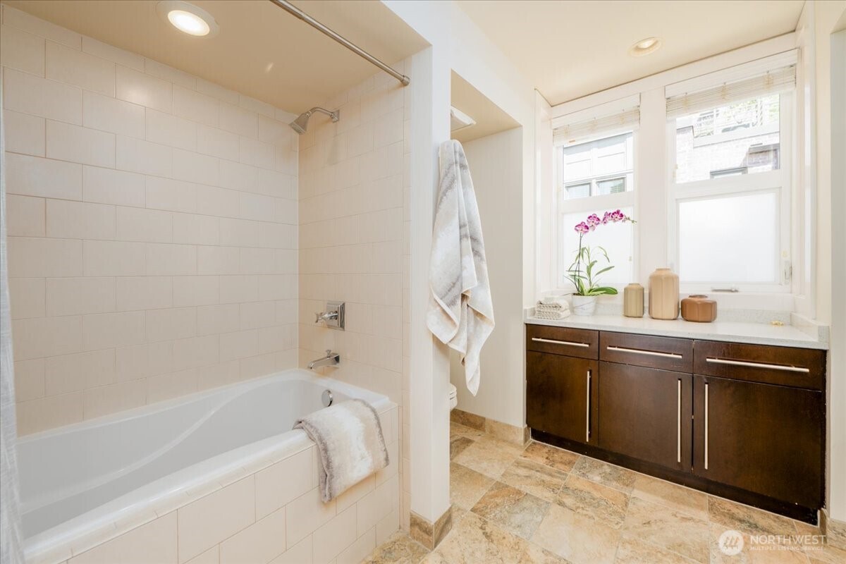 427 13th Avenue C Property Photo 24