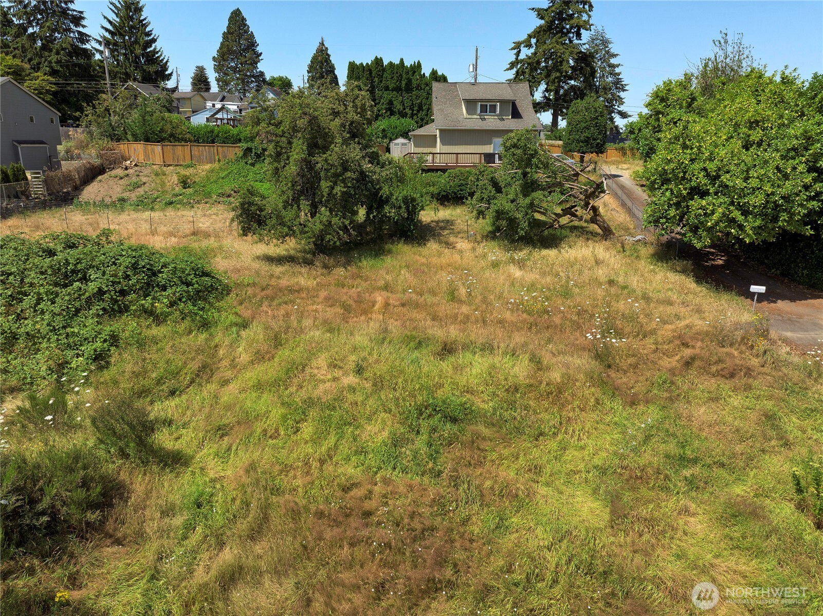4031 E K Street Property Photo 3
