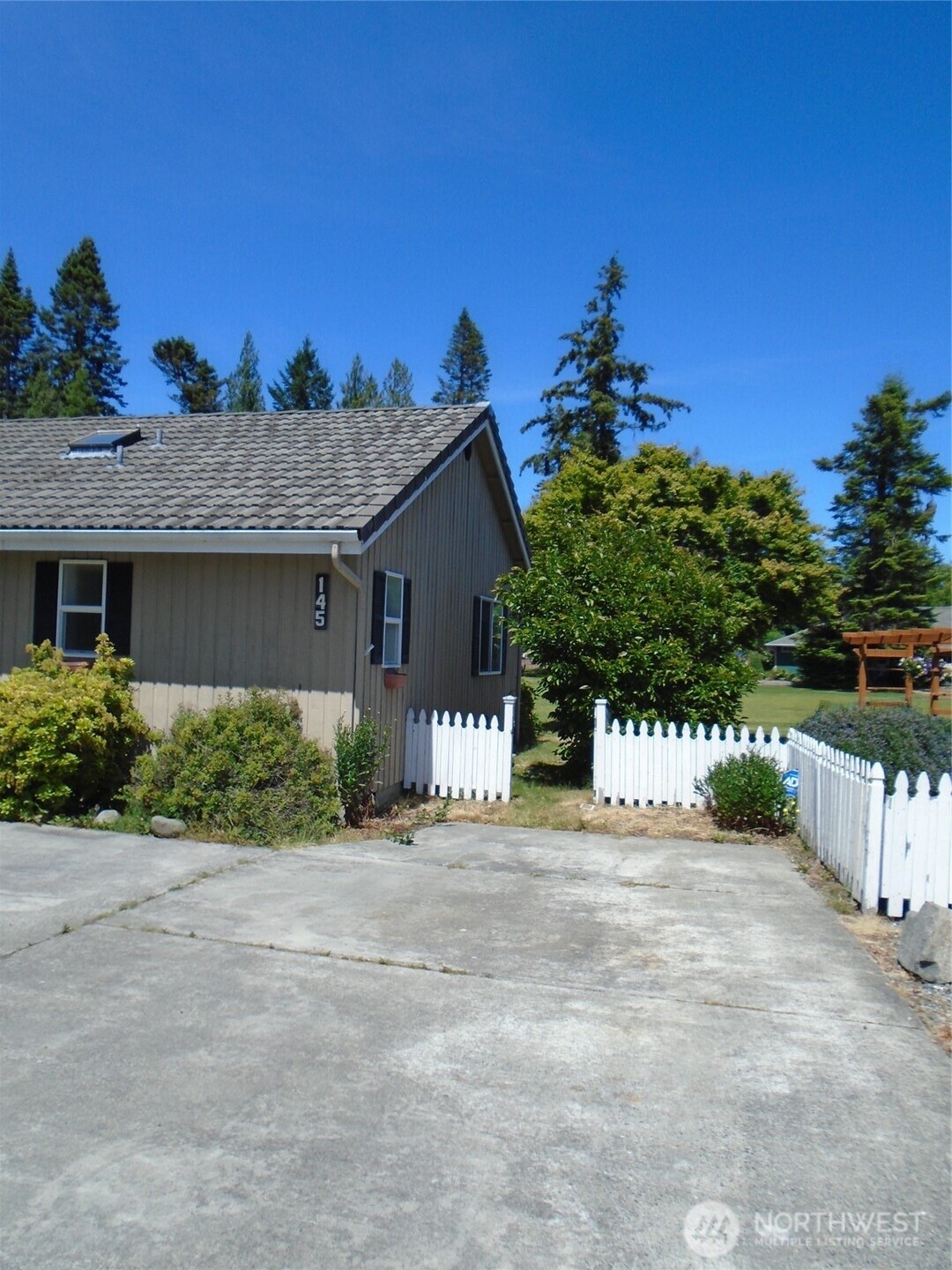 145 Emerald Drive Property Photo 3