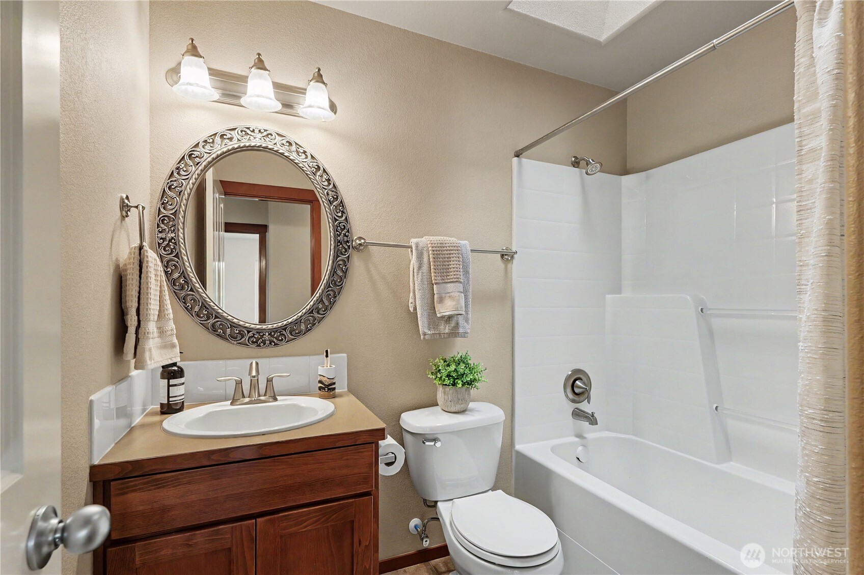 1100 Grant Place Property Photo 13