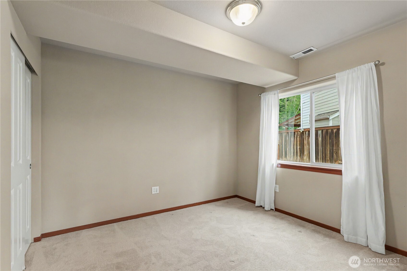 1100 Grant Place Property Photo 18