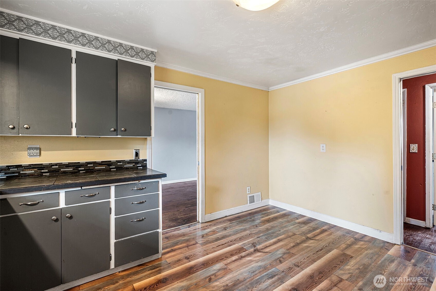 1805 N Vassault Street Property Photo 8