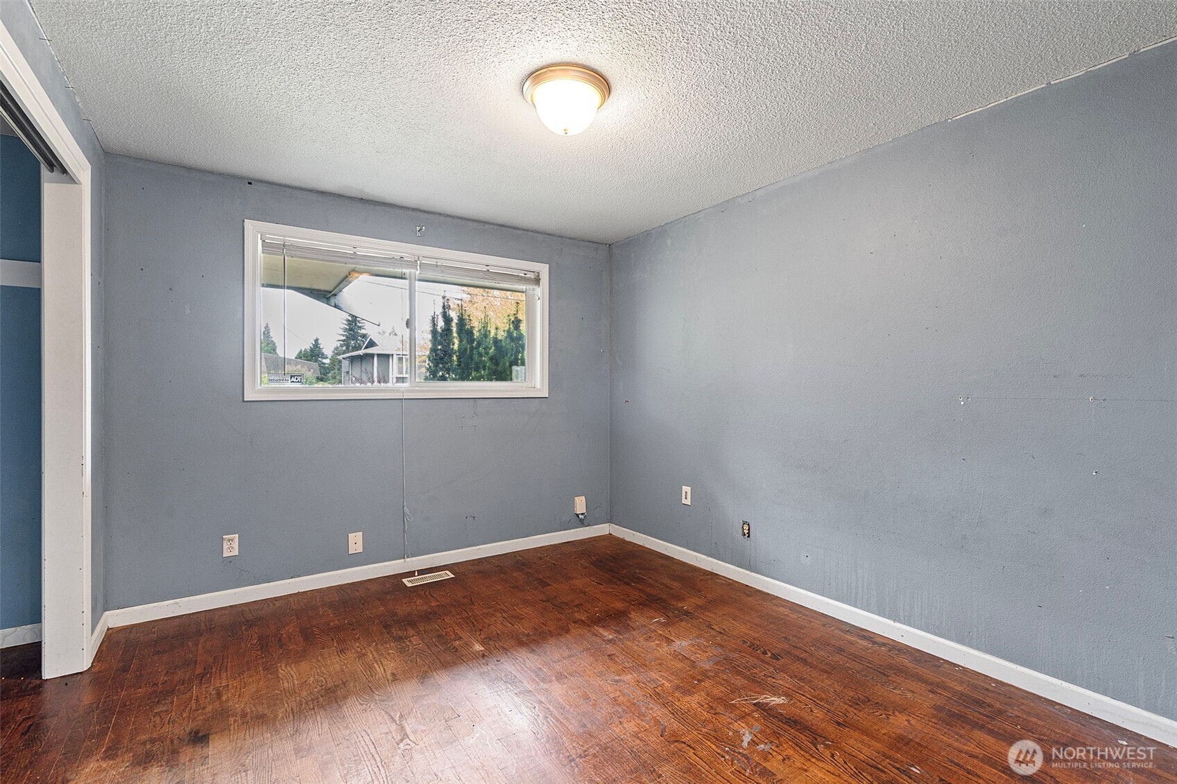 1805 N Vassault Street Property Photo 9