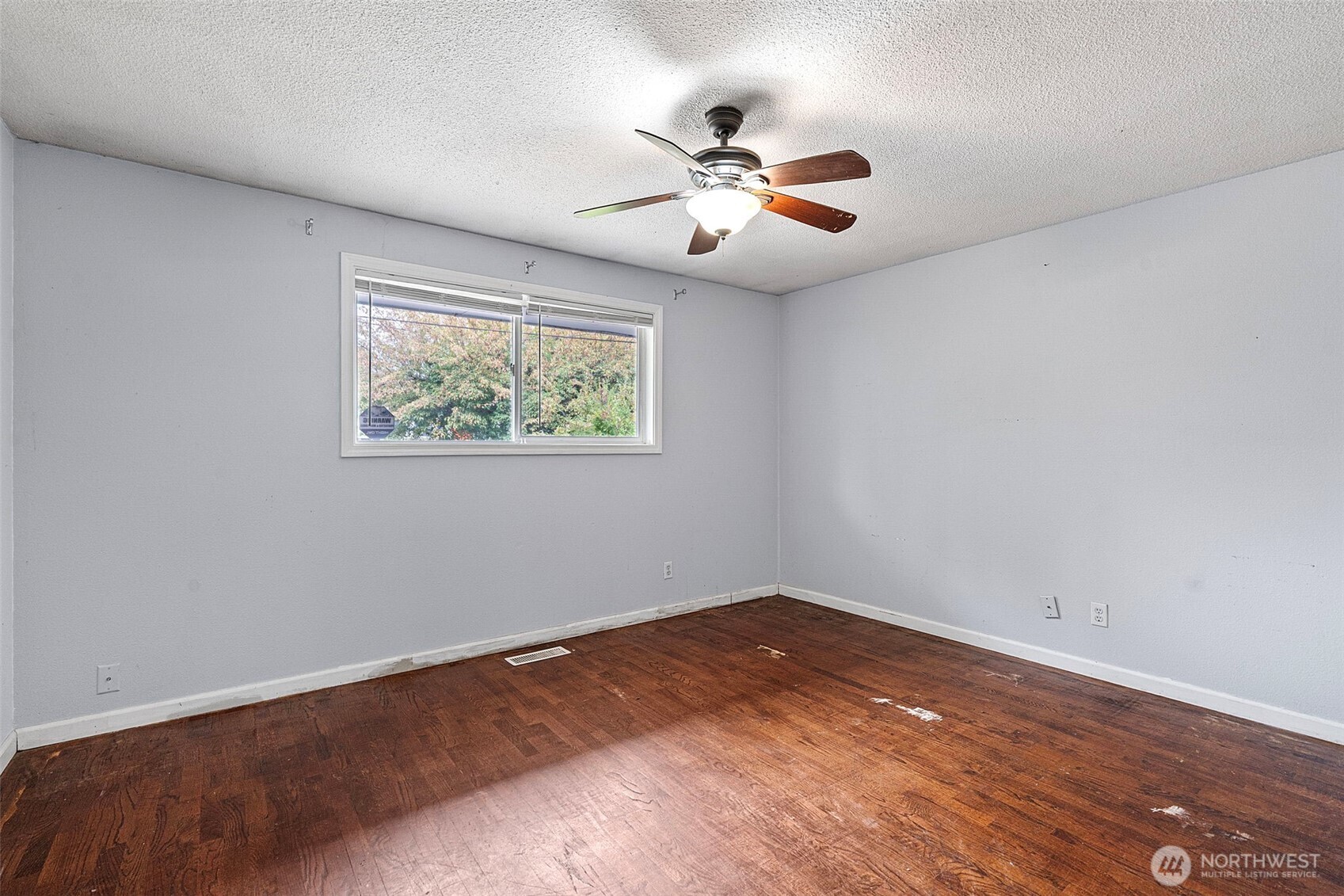 1805 N Vassault Street Property Photo 10
