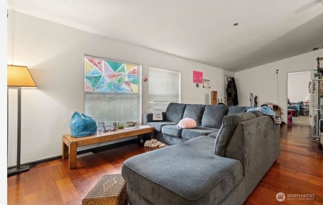 1612 2nd Avenue Property Photo 5