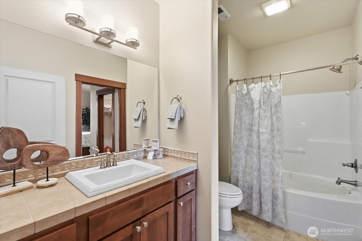 135 Red Hawk Drive Property Photo 24