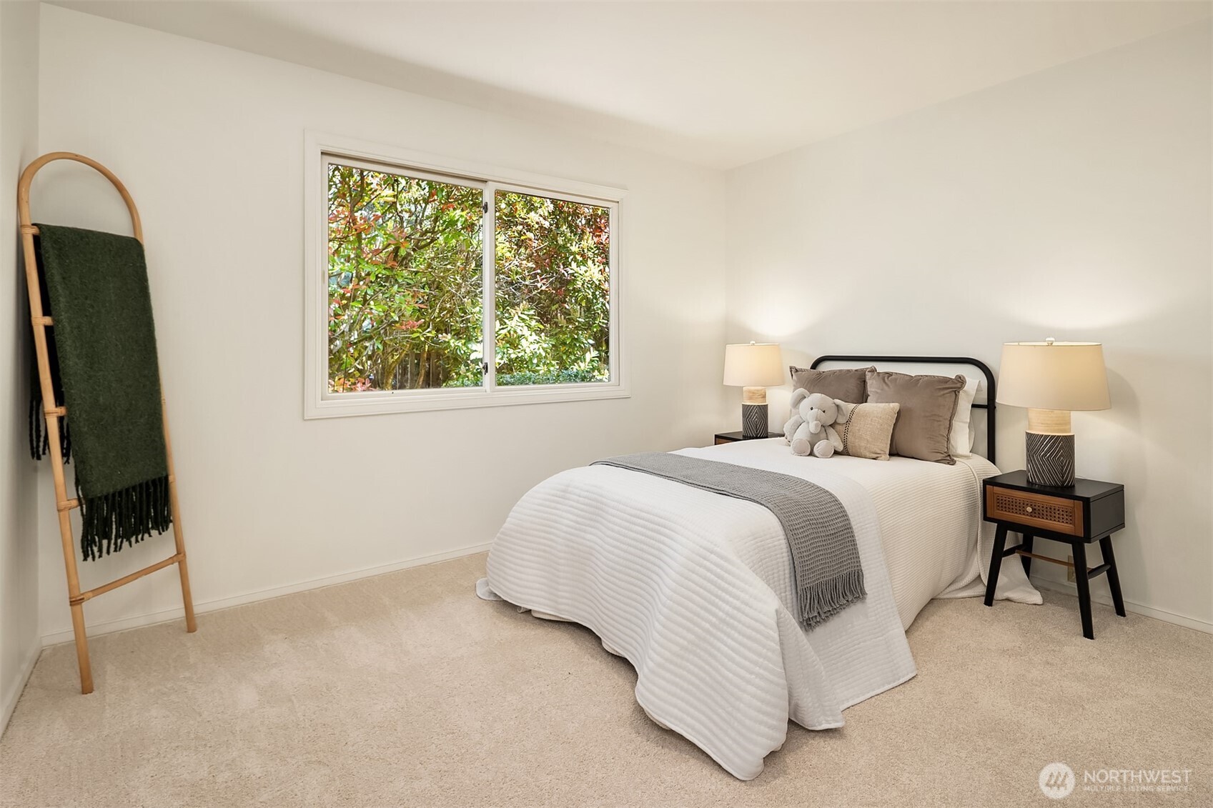 8531 Hunts Point Lane Property Photo 11