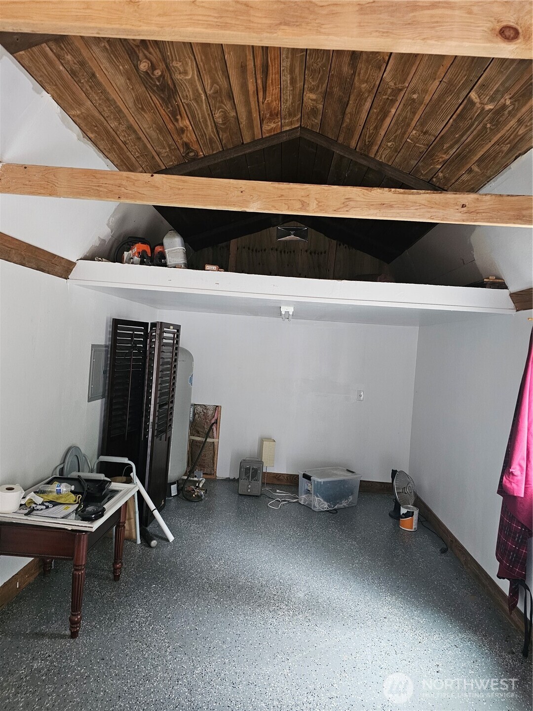 142 Volcano Property Photo 6
