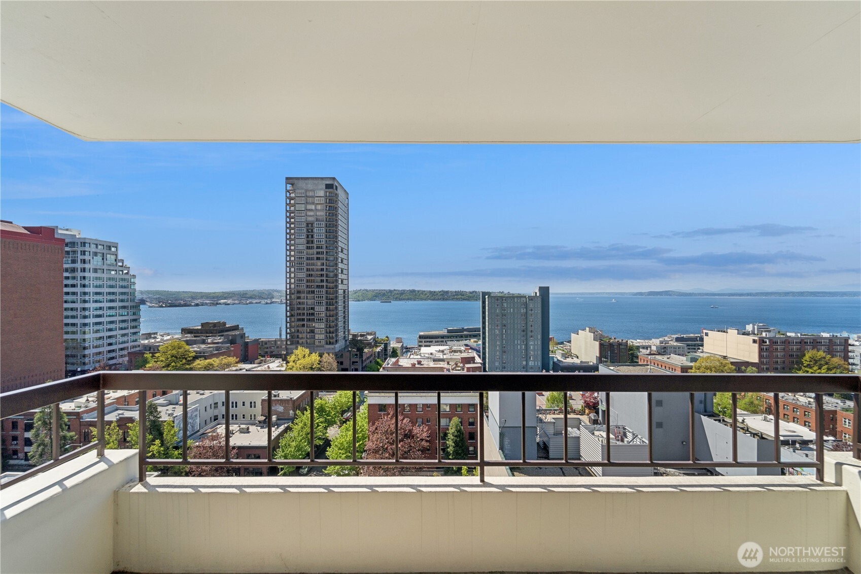 2201 3rd 1602 Property Photo 17