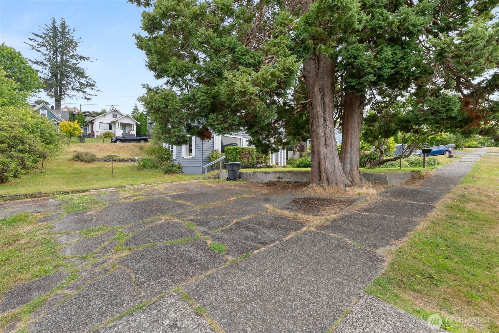 510 E Burleigh Avenue Property Photo 2