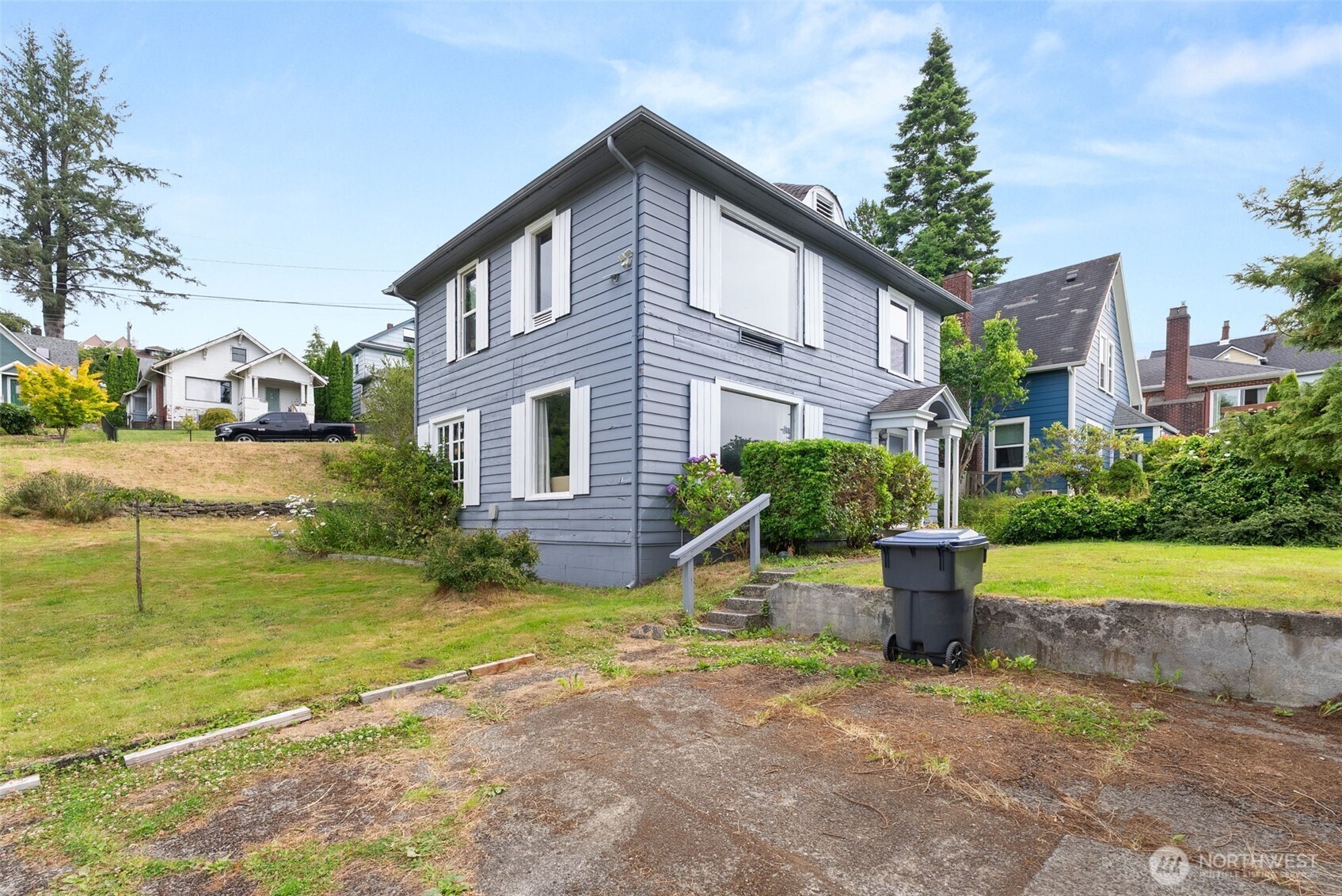510 E Burleigh Avenue Property Photo 3