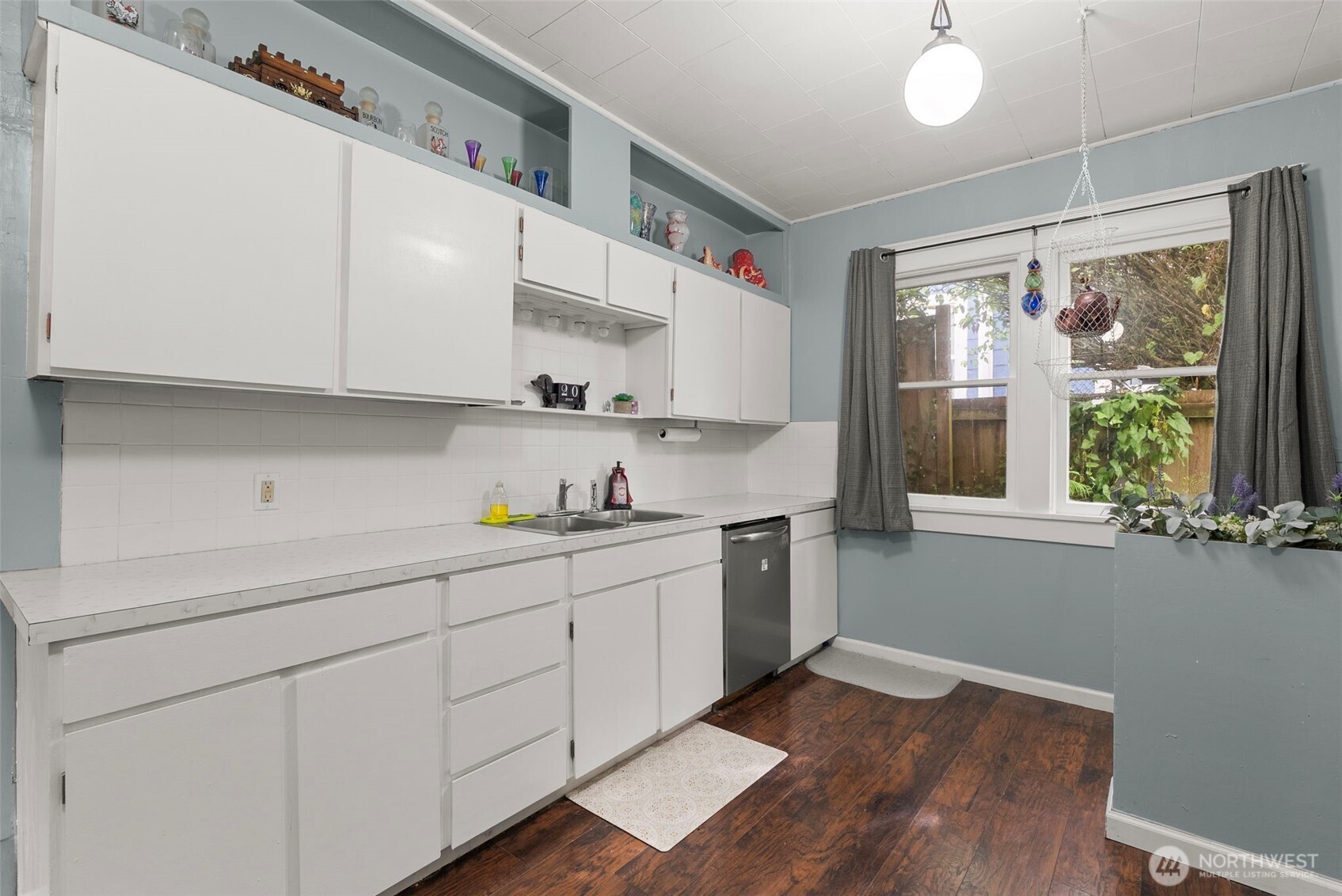 510 E Burleigh Avenue Property Photo 10
