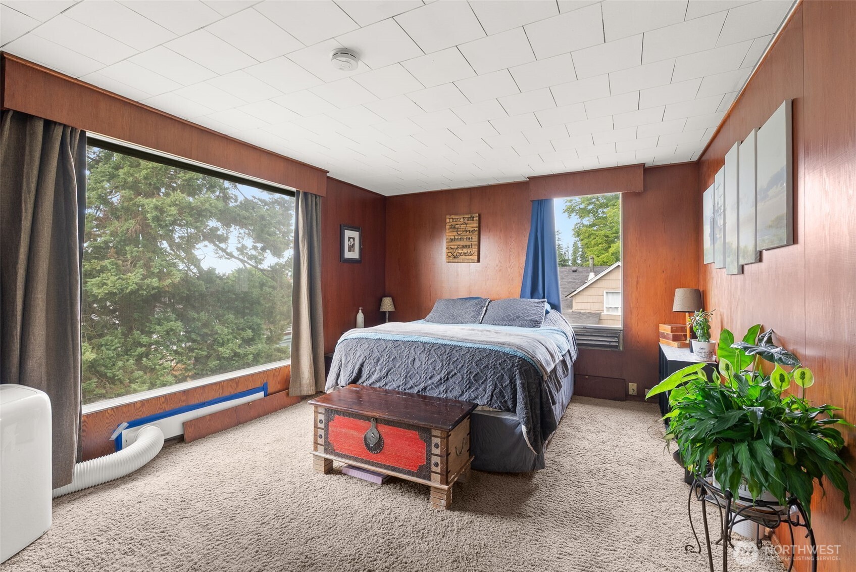 510 E Burleigh Avenue Property Photo 18