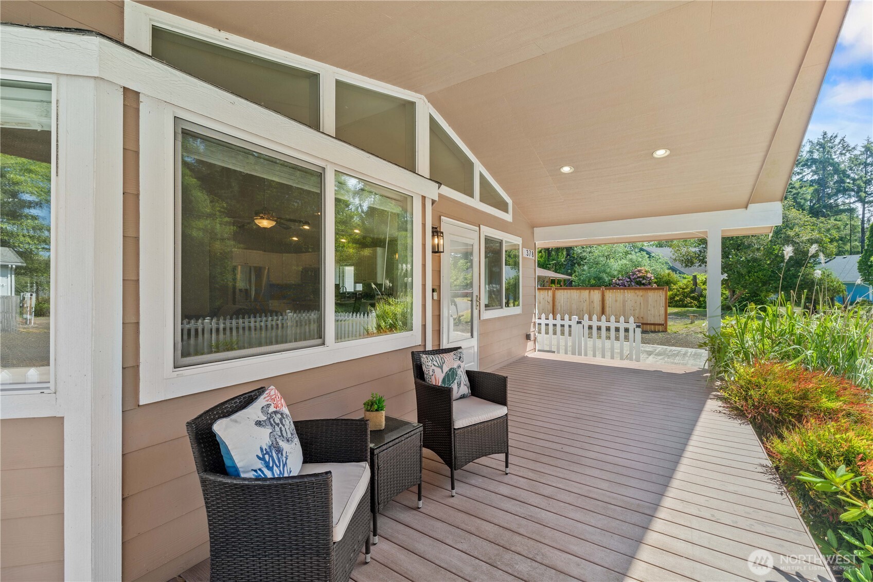 378 Eridani Loop Property Photo 3